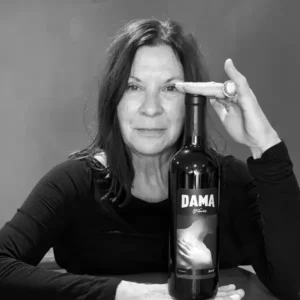 Dama Wines red wine bottle